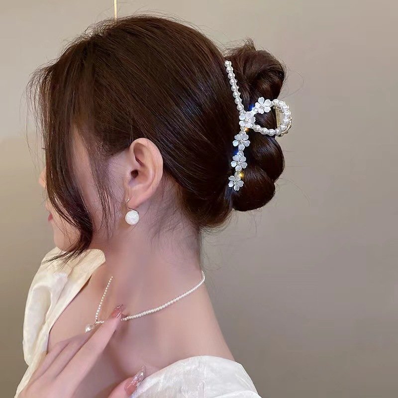 Elegant Flower Claw Clip - Pearl & Rhinestone Hair Clamp
