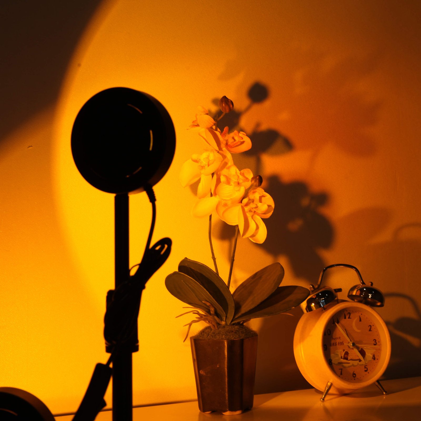 Sunset Projection Lamp - Rainbow Ambient Light with Tripod