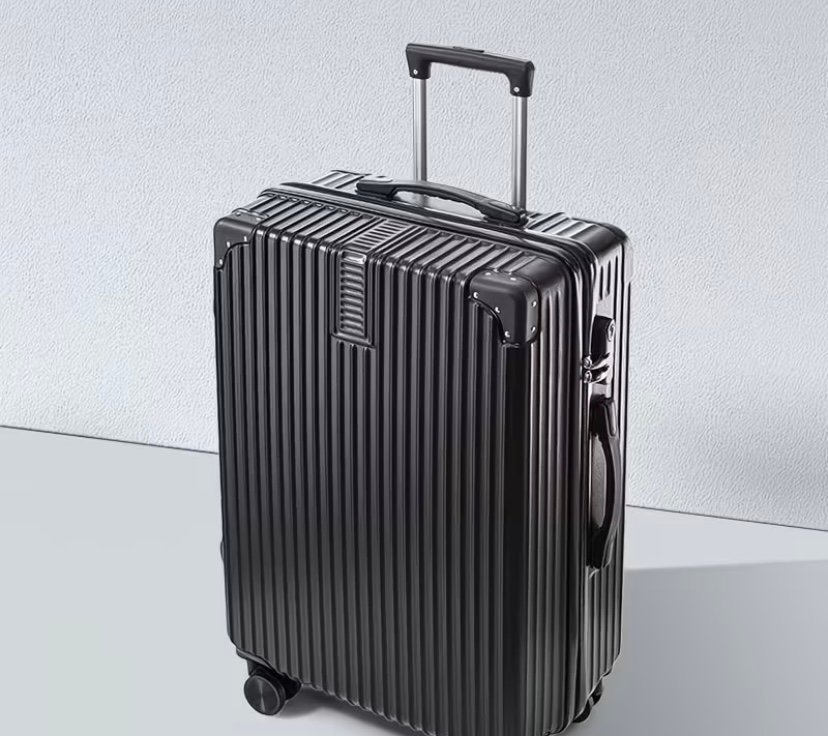 Extra large capacity suitcase 32 inch